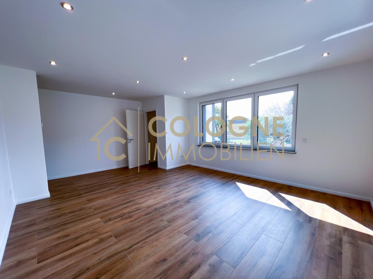 Wohnzimmer/Arbeitszimmer 1
