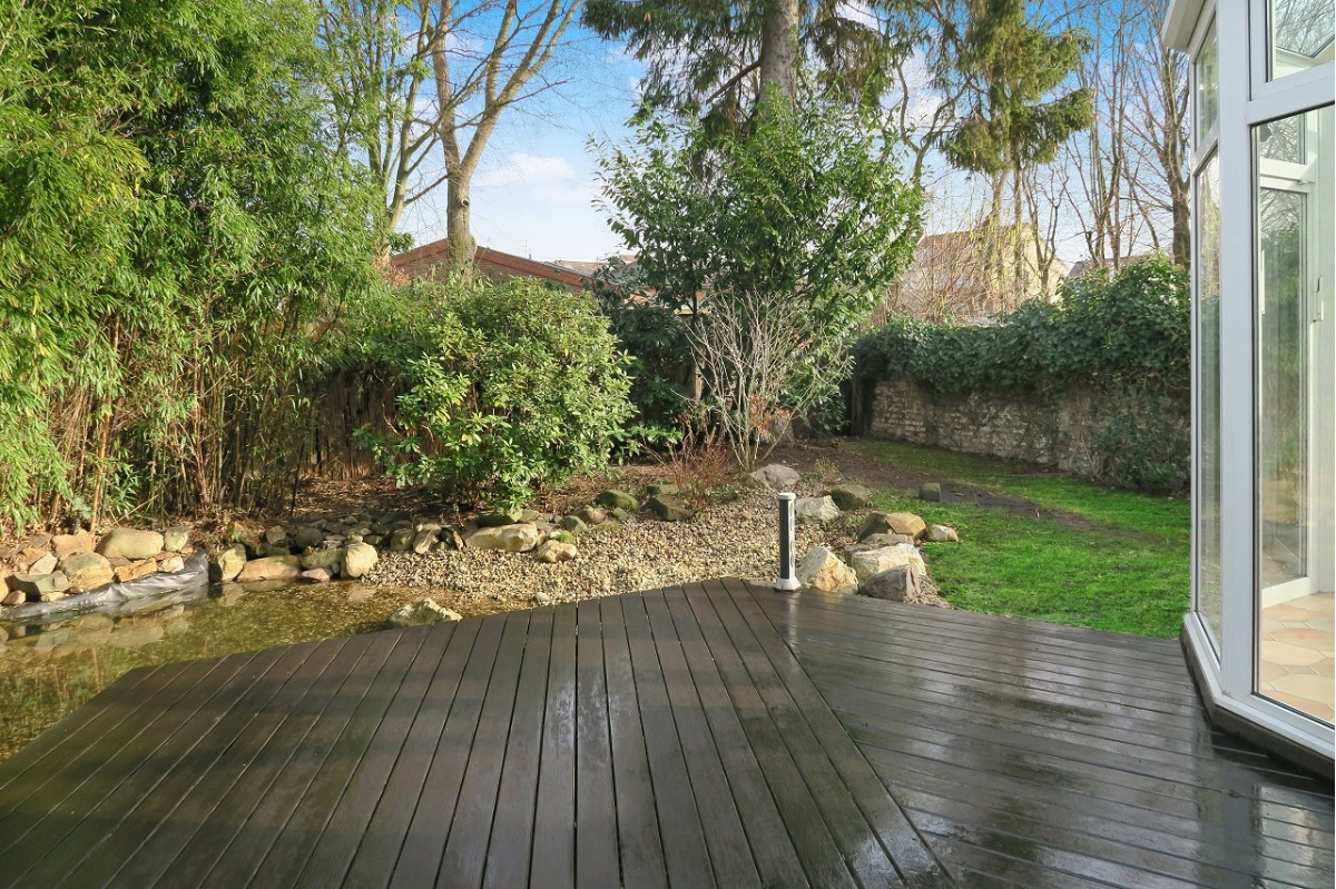 Garten- und Teichblick