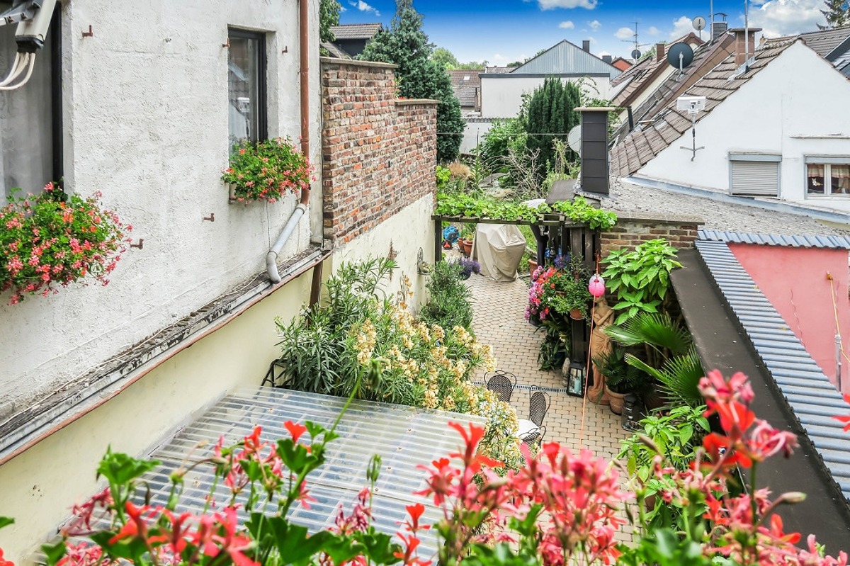 OG: Sicht zum Gartenbereich