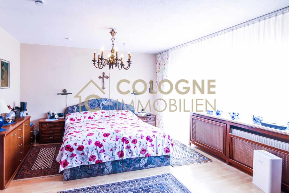 Großes Schlafzimmer