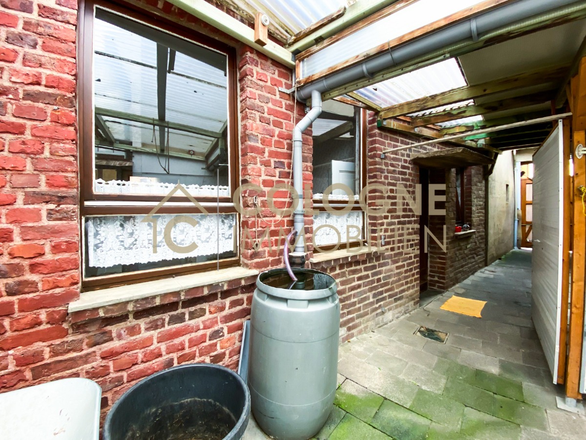 sanierungsbedürftiges weiteres Haus