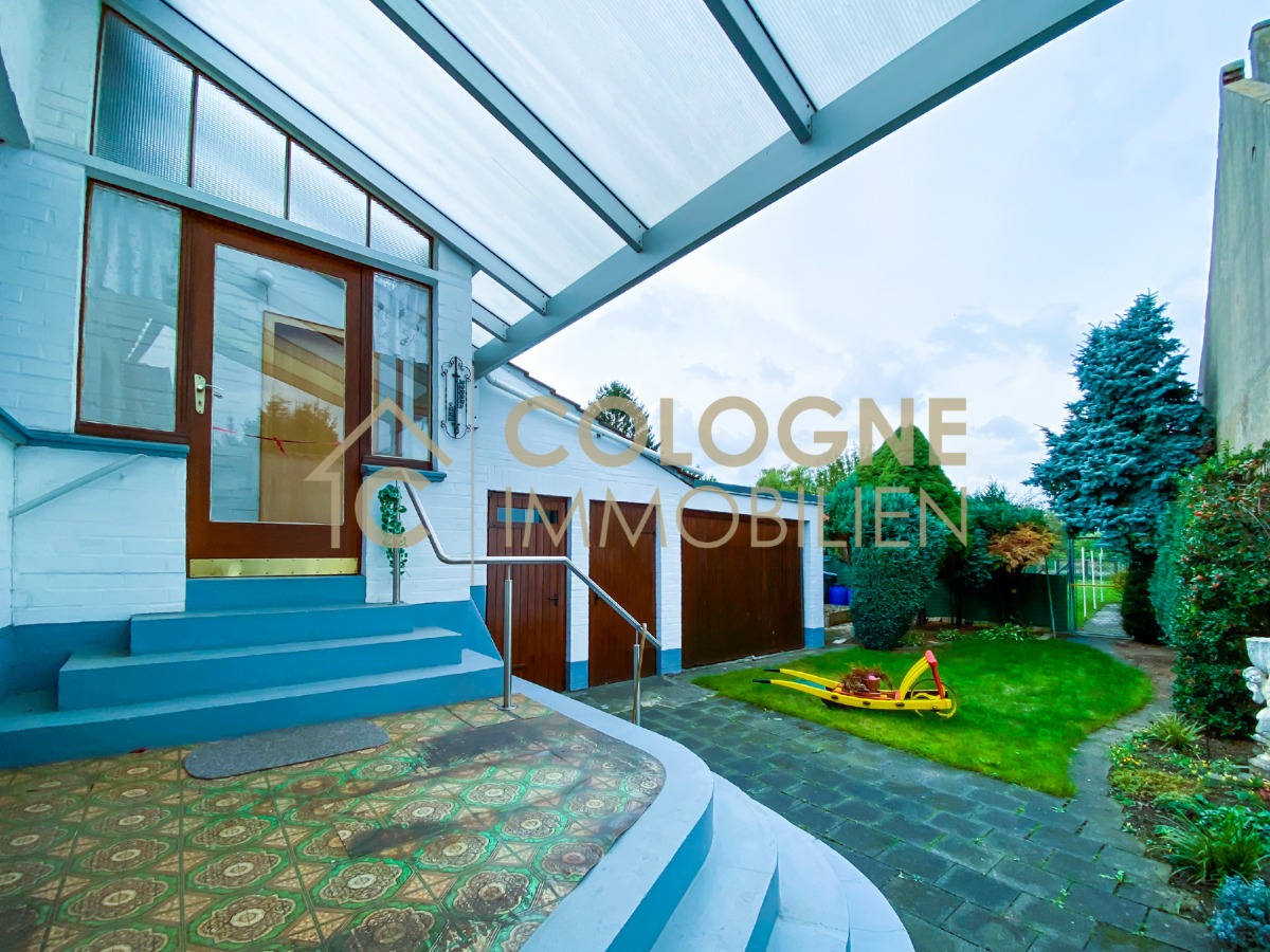 Terrassensicht mit weiteren Zugang zum Haus