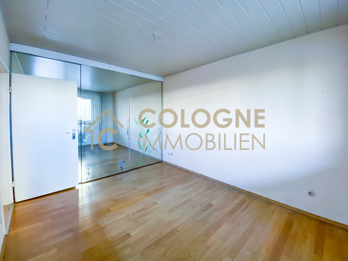 Schlafzimmer mit Einbauschrank