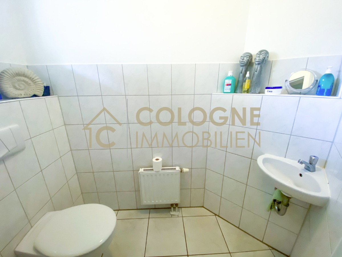Gäste-WC links