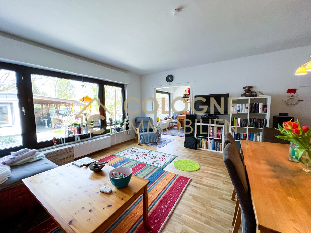EG: Wohn- und Esszimmer