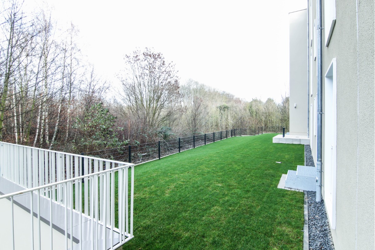 Gartenseite hinten am Haus